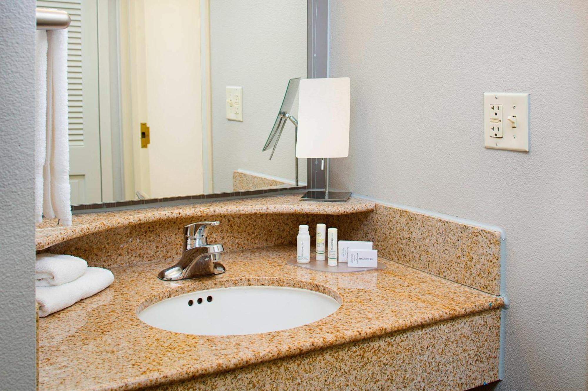 Hotel Courtyard By Marriott Roanoke Airport Exterior foto